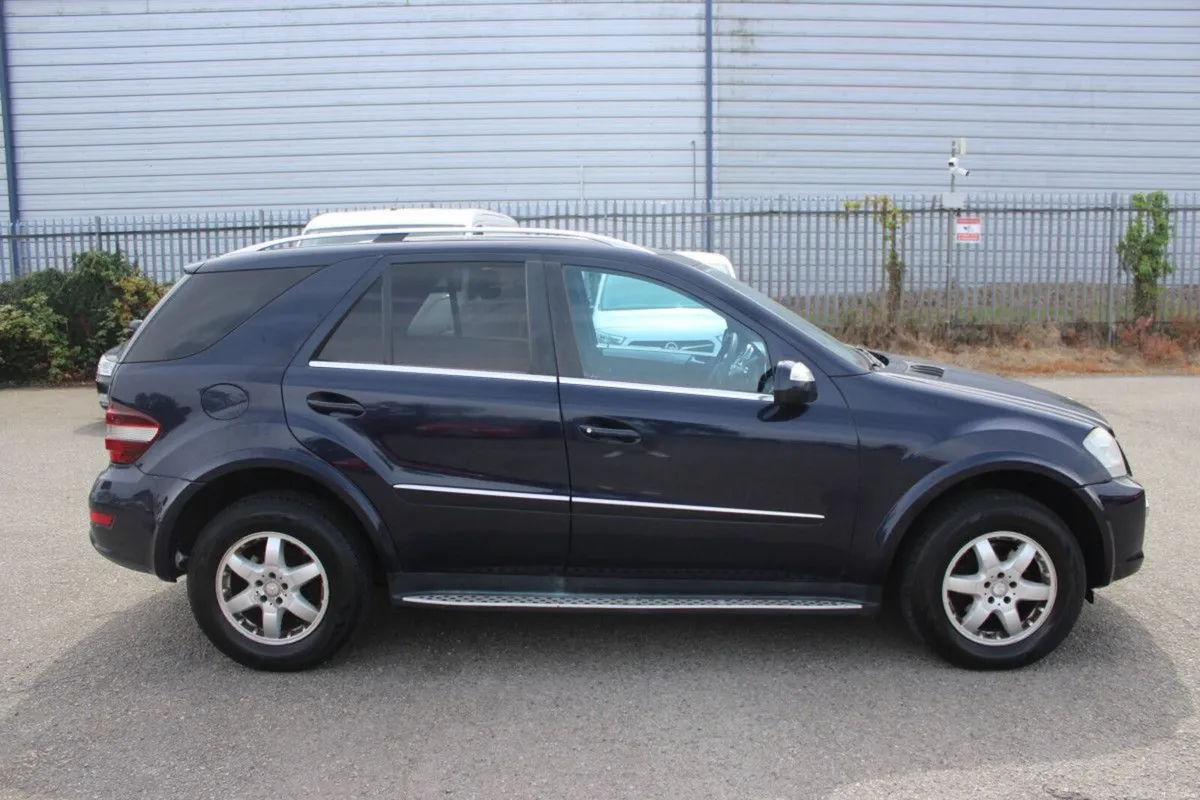 Mercedes-Benz M-Class ML 350 CDI BE SPORT 5DR AUTO - Image 3