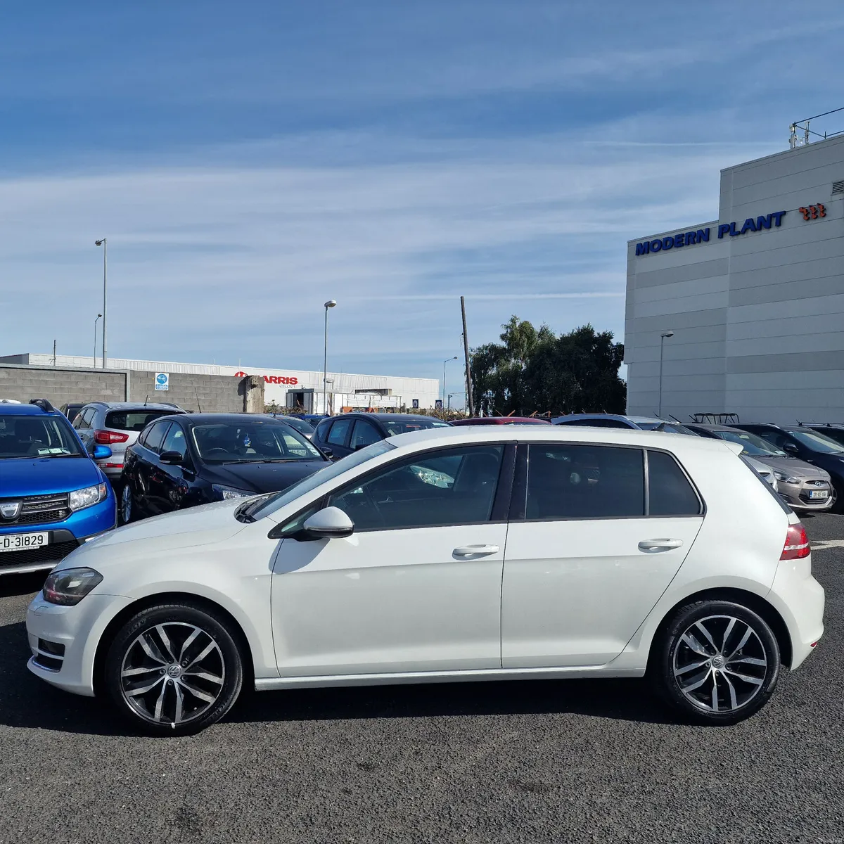 Volkswagen Golf 2017 Automatic Low Miles - Image 5