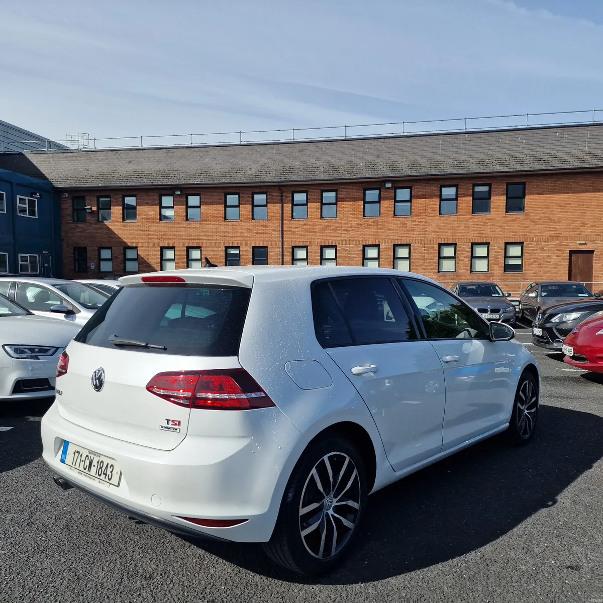 Volkswagen Golf 2017 Automatic Low Miles - Image 3