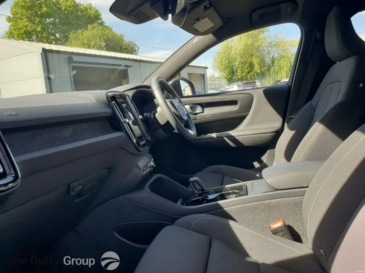 Volvo XC40 Plus Recharge Ev  Plus  P6 Twin FWD 231 - Image 6