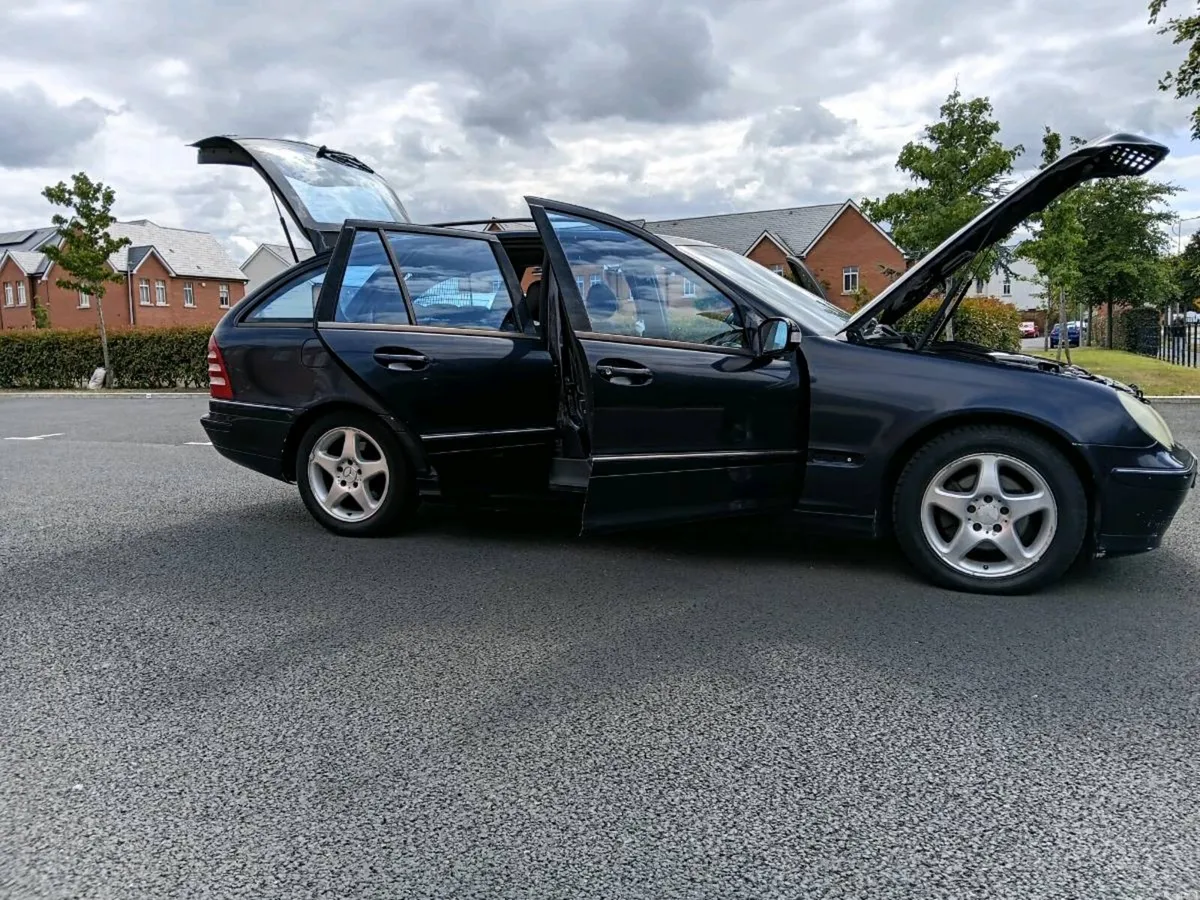 Mercedes - Image 3