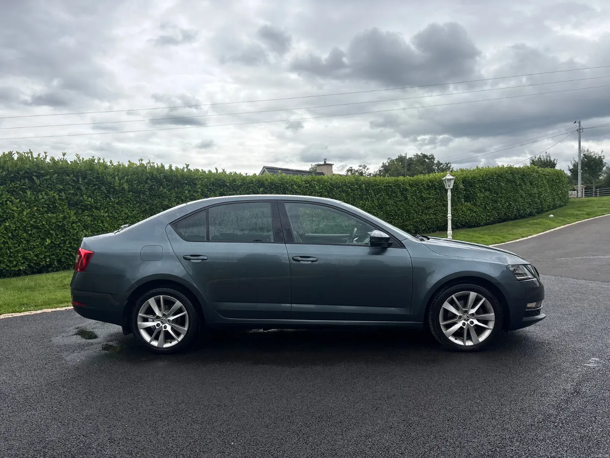 Skoda Octavia 2018 - Image 2