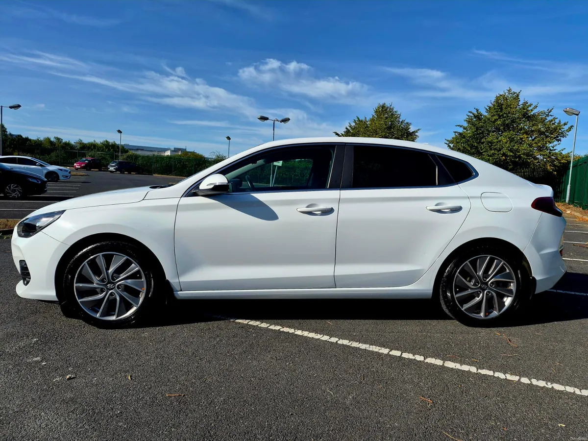 2018 HYUNDAI I30 1.0T FASTBACK LOW MILES - Image 3
