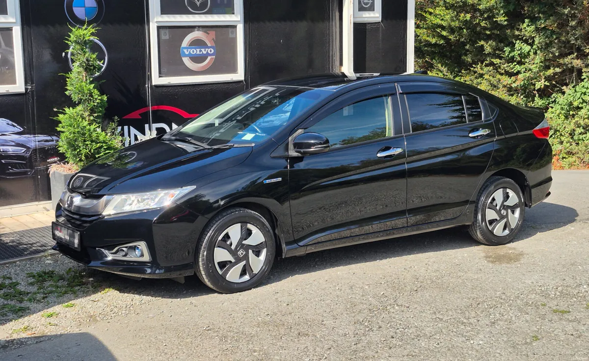 Honda Grace Hybrid Automatic 2015 - Image 4