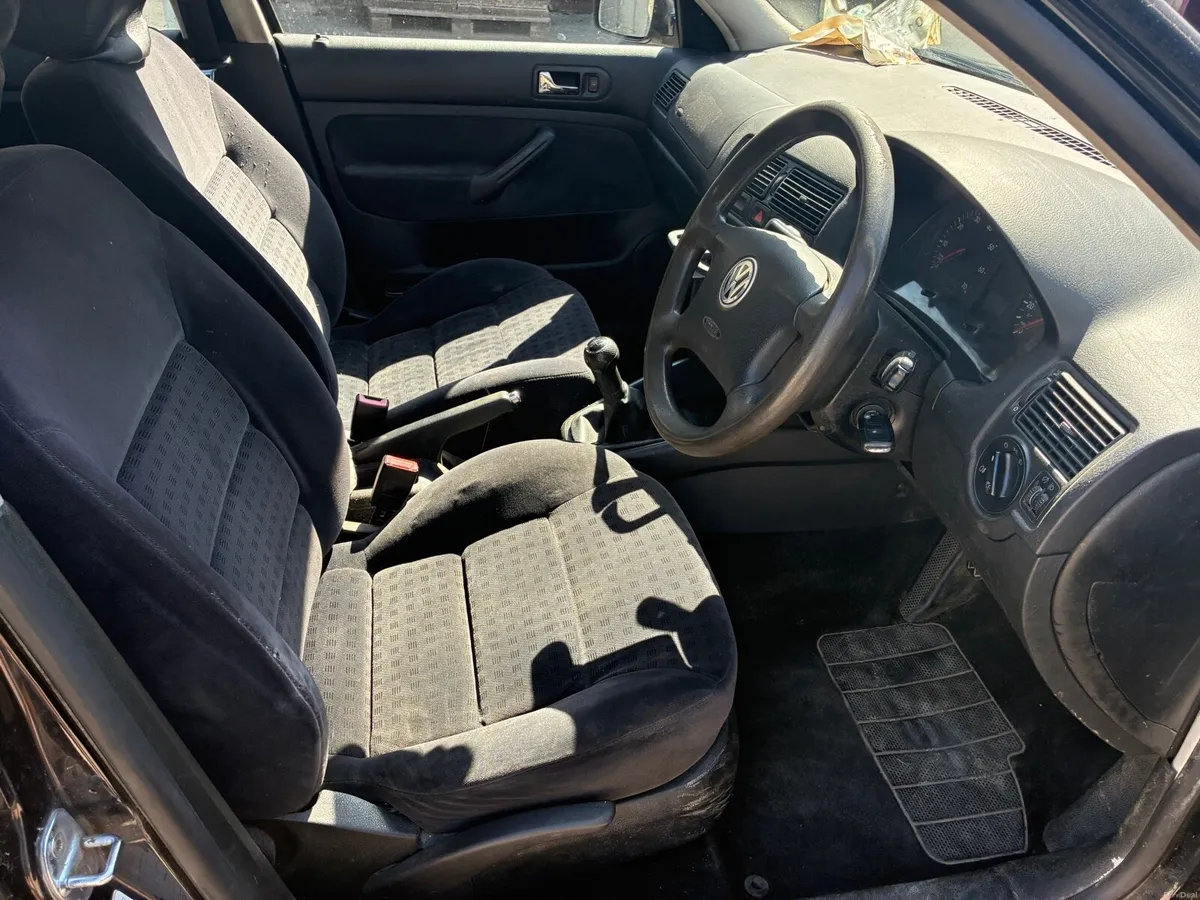 Volkswagen Golf - Image 6
