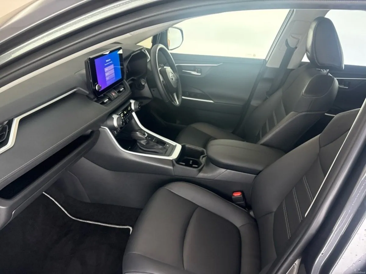 Toyota RAV4 HYBRID SOL - Image 6