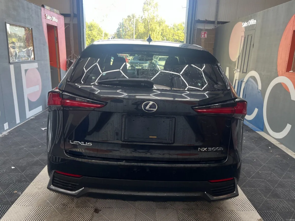 Lexus NX 2019 LEXUX NX300H VERSION L 2.5 AUTOMATIC - Image 4