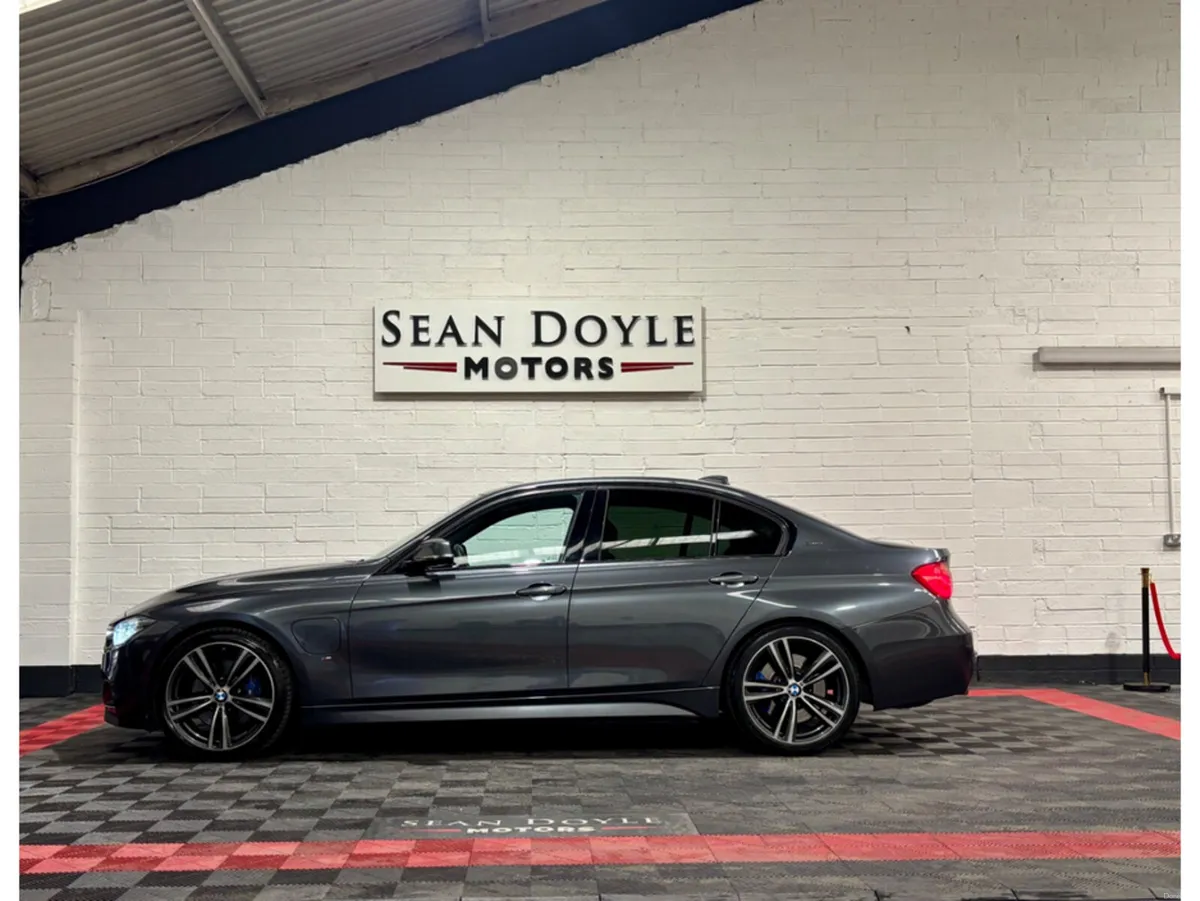 BMW 3-Series 330E M SPORT Automatic SHADOW EDITION - Image 6