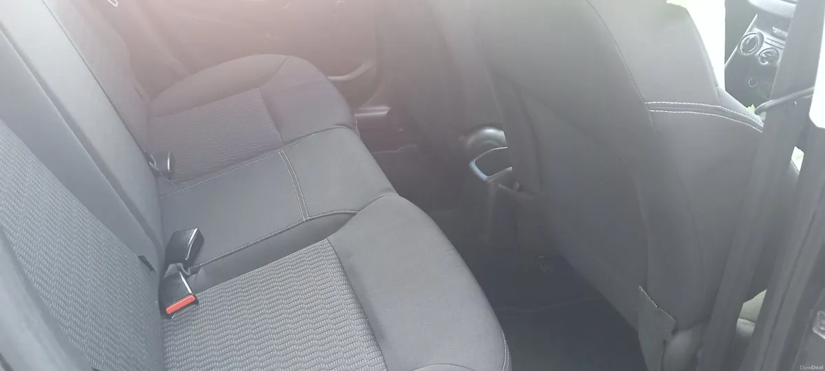 Peugeot 208 2017 - Image 6