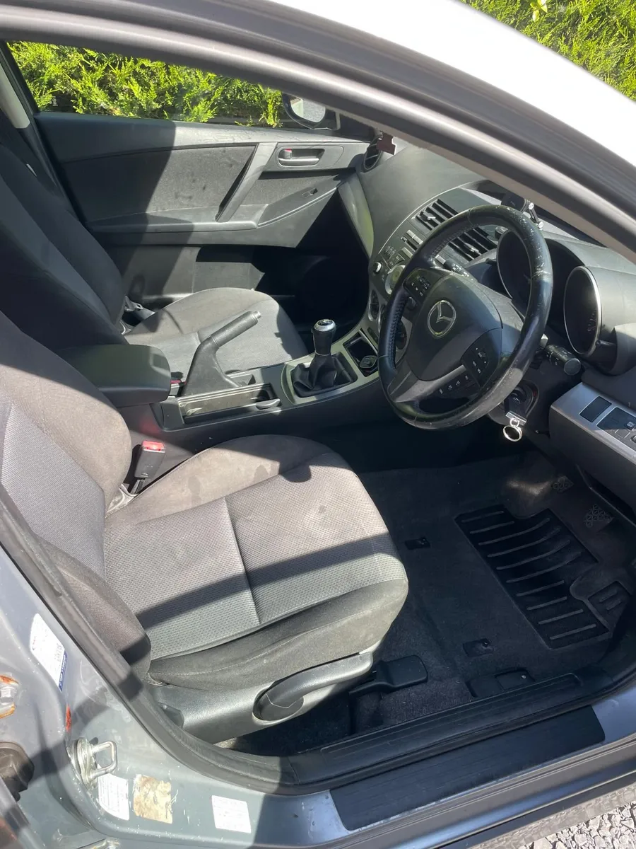 Mazda 3 2011 1.6D - Image 2