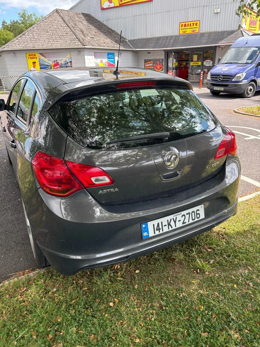 Vauxhall Astra Limited edition - Image 4