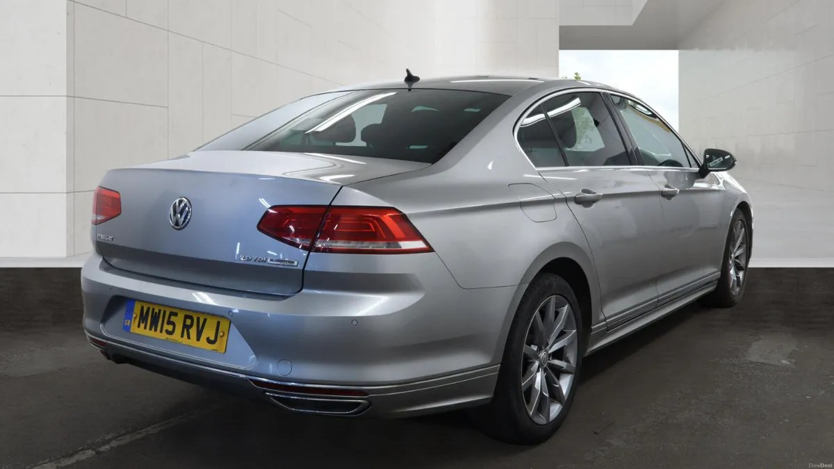 Volkswagen Passat 2.0 R LINE - FINANCE AVAILABLE - Image 4