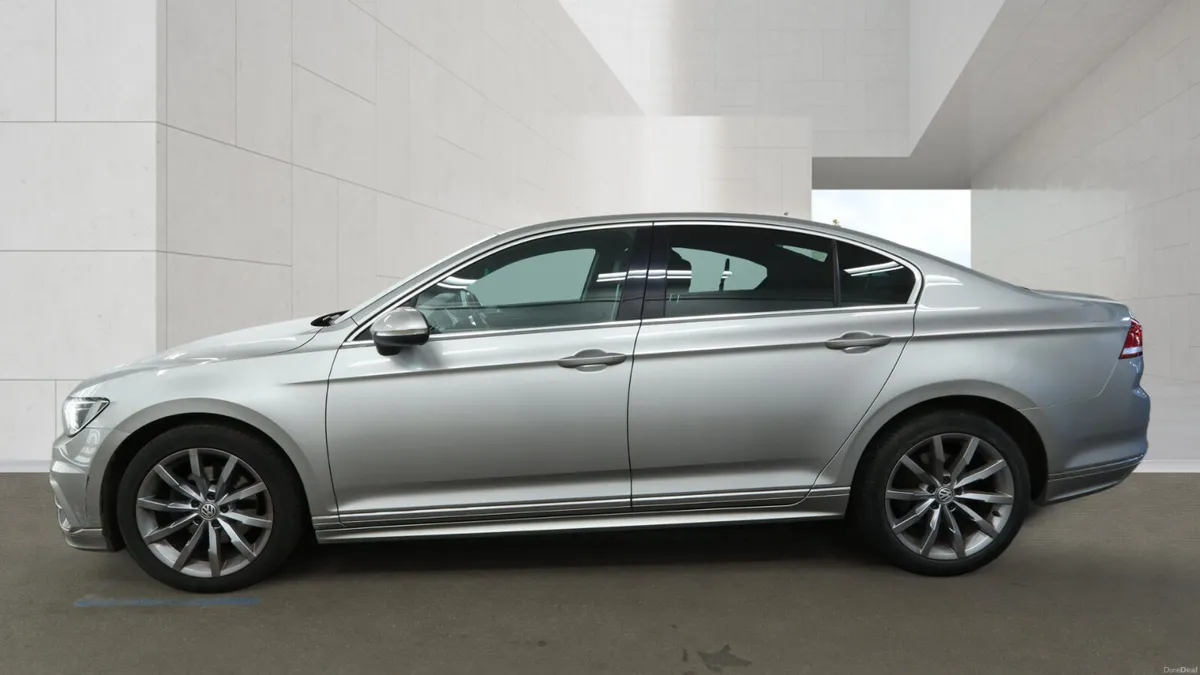 Volkswagen Passat 2.0 R LINE - FINANCE AVAILABLE - Image 6
