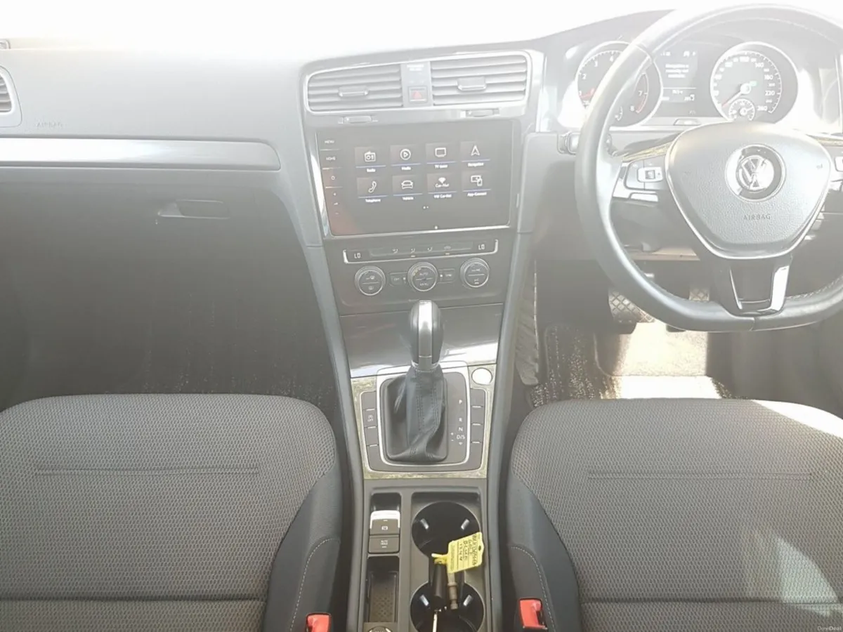 Volkswagen Golf 1.2TSI AUTO COMFORTLINE - Image 3