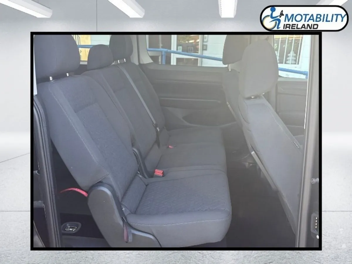 Volkswagen Caddy Maxi Life Wheelchair Accessible - Image 6