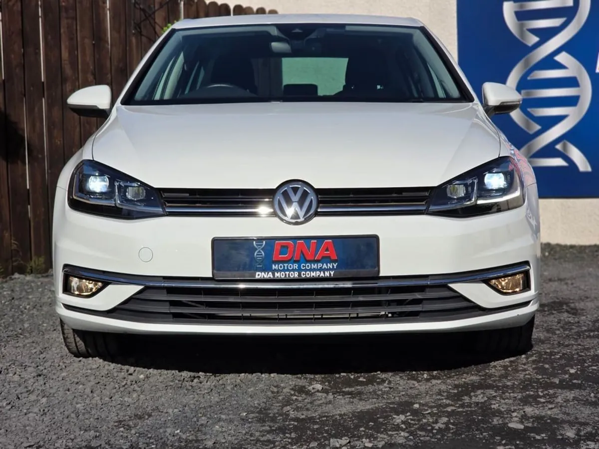 Volkswagen Golf HIGHLINE - 34K KMS - Image 2