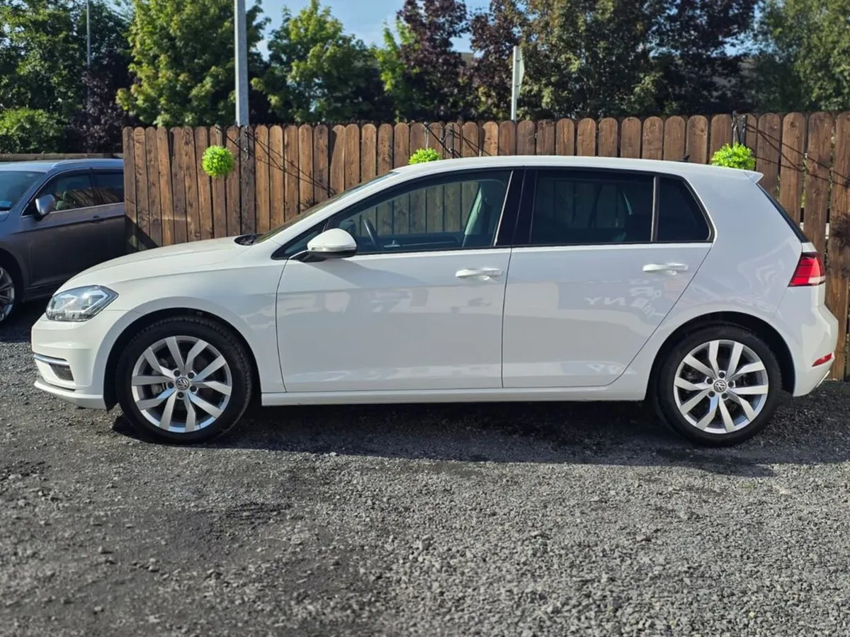 Volkswagen Golf HIGHLINE - 34K KMS - Image 4