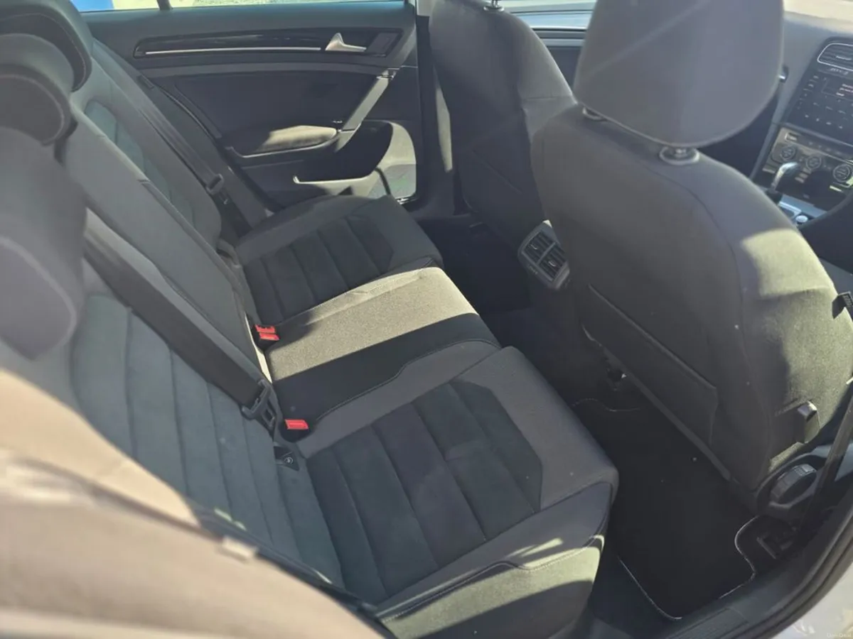 Volkswagen Golf HIGHLINE - 34K KMS - Image 6