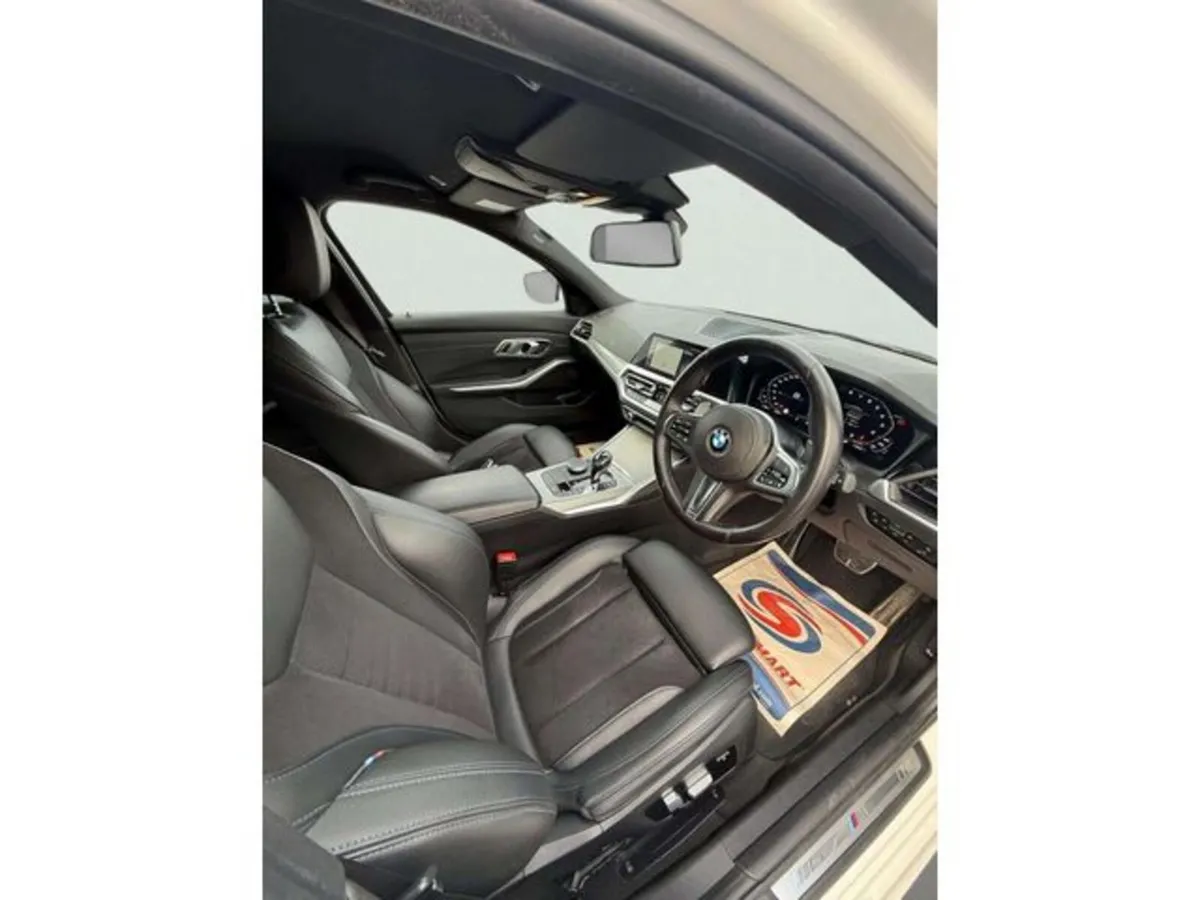 BMW 3-Series 320D M-SPORT XDRIVE, Roof Rails, Auto - Image 6