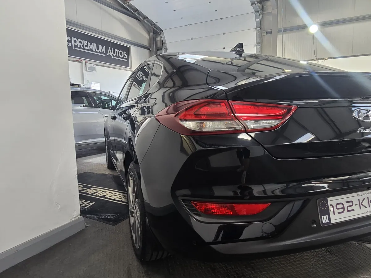Hyundai i30 2019. DIESEL.  FASTBACK - Image 5
