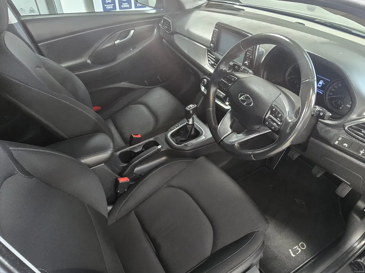 Hyundai i30 2019. DIESEL.  FASTBACK - Image 6