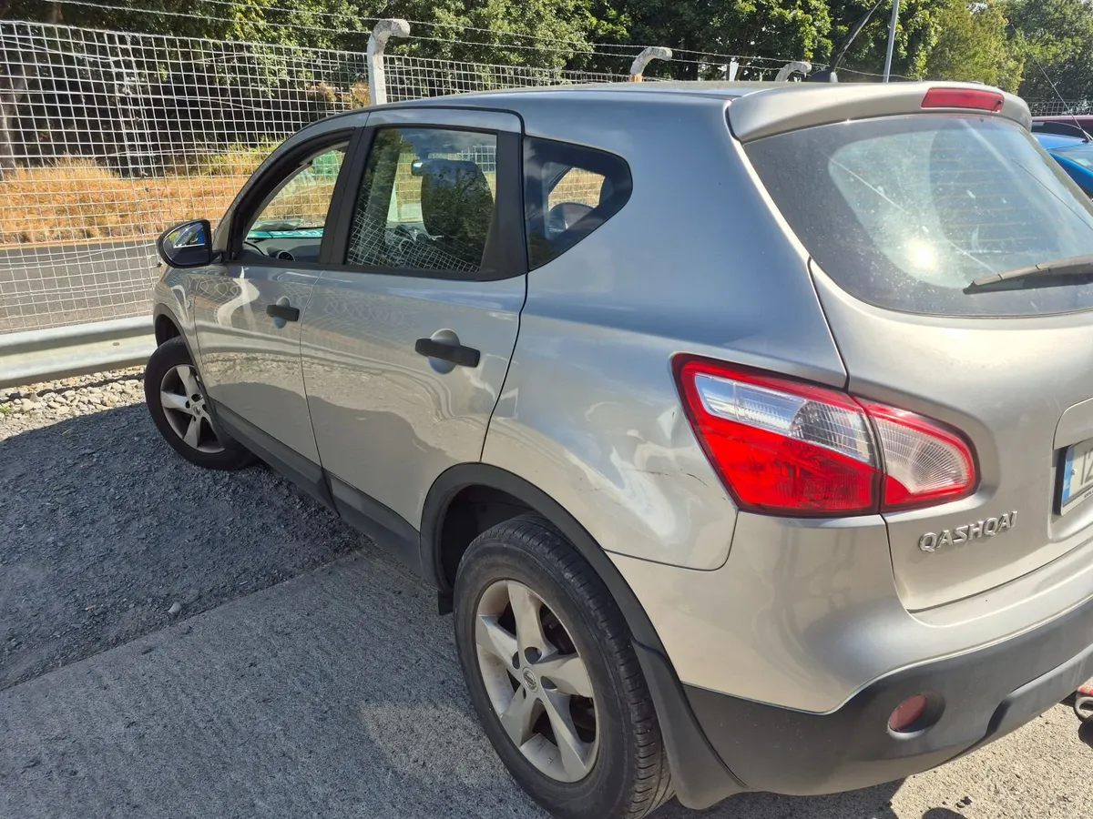 Nissan Qashqai 4x4 - Image 2