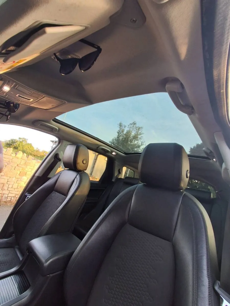 Land rover discovery sport - Image 4