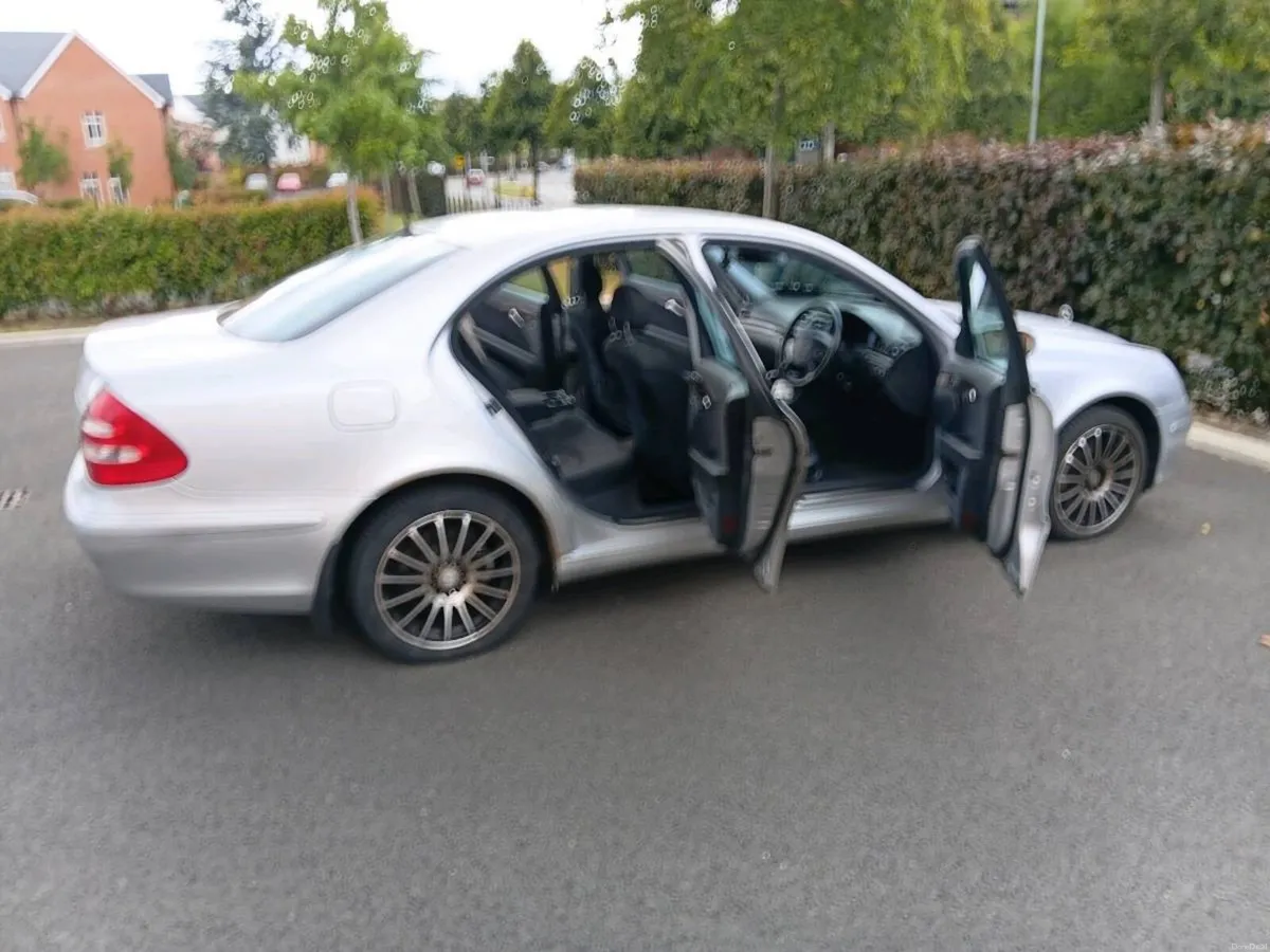 Car - Image 2
