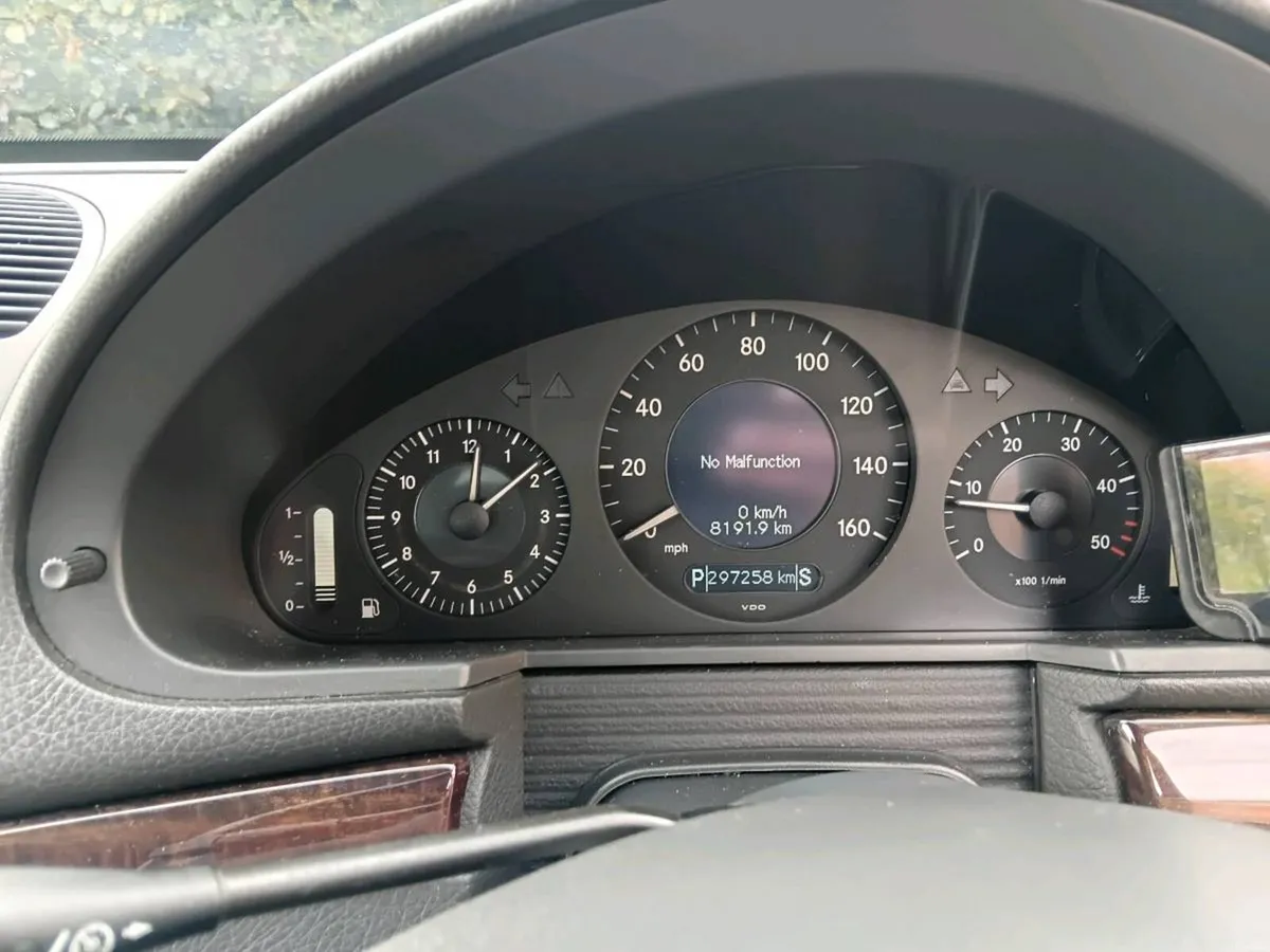 Car - Image 5