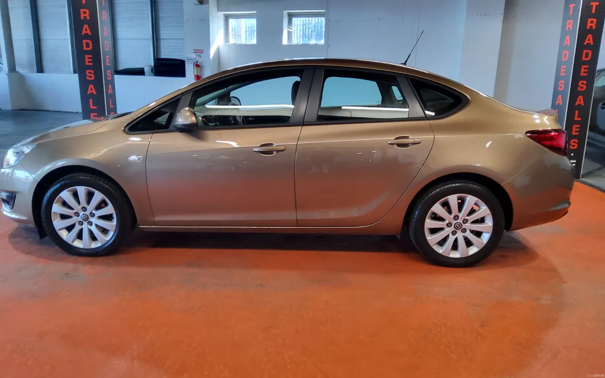 Opel Astra 2014 - Image 5