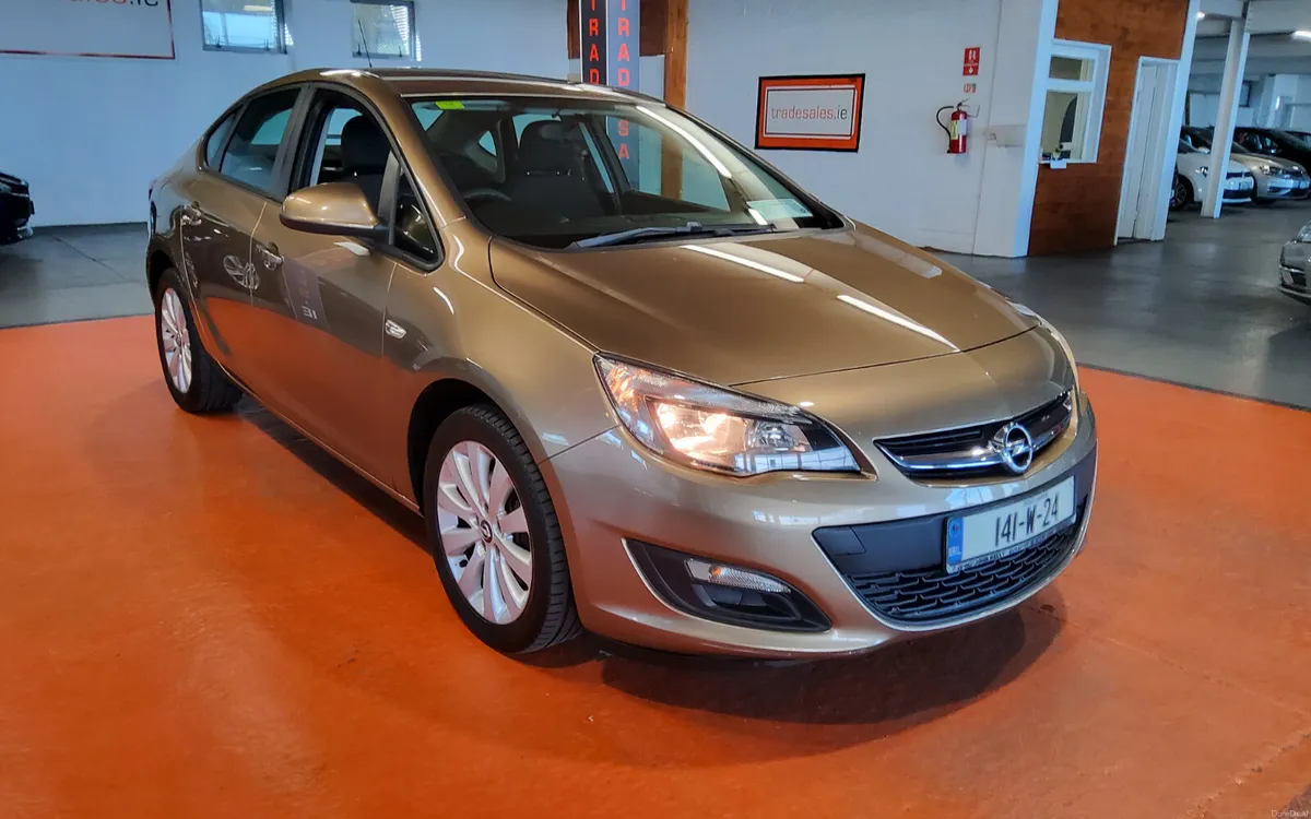 Opel Astra 2014 - Image 1