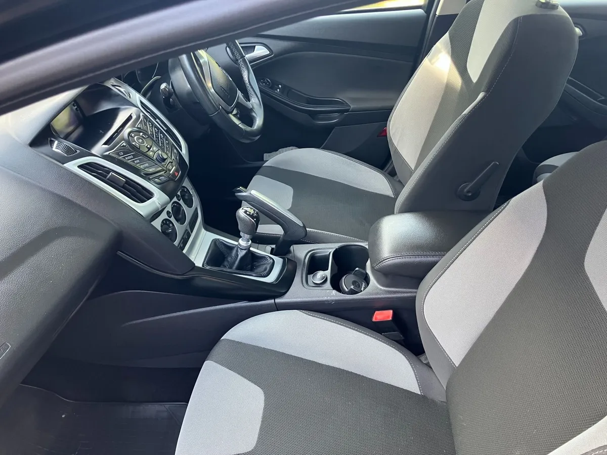 Ford Focus 2012 - Image 5