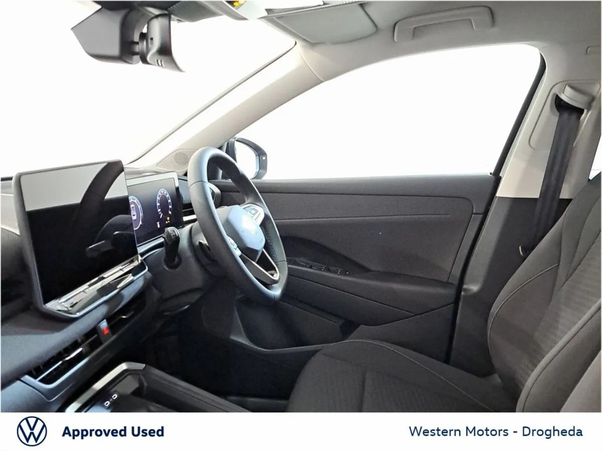 Volkswagen T-Roc LIFE 1.5TSI 116HP *SALE NOW ON* - Image 4