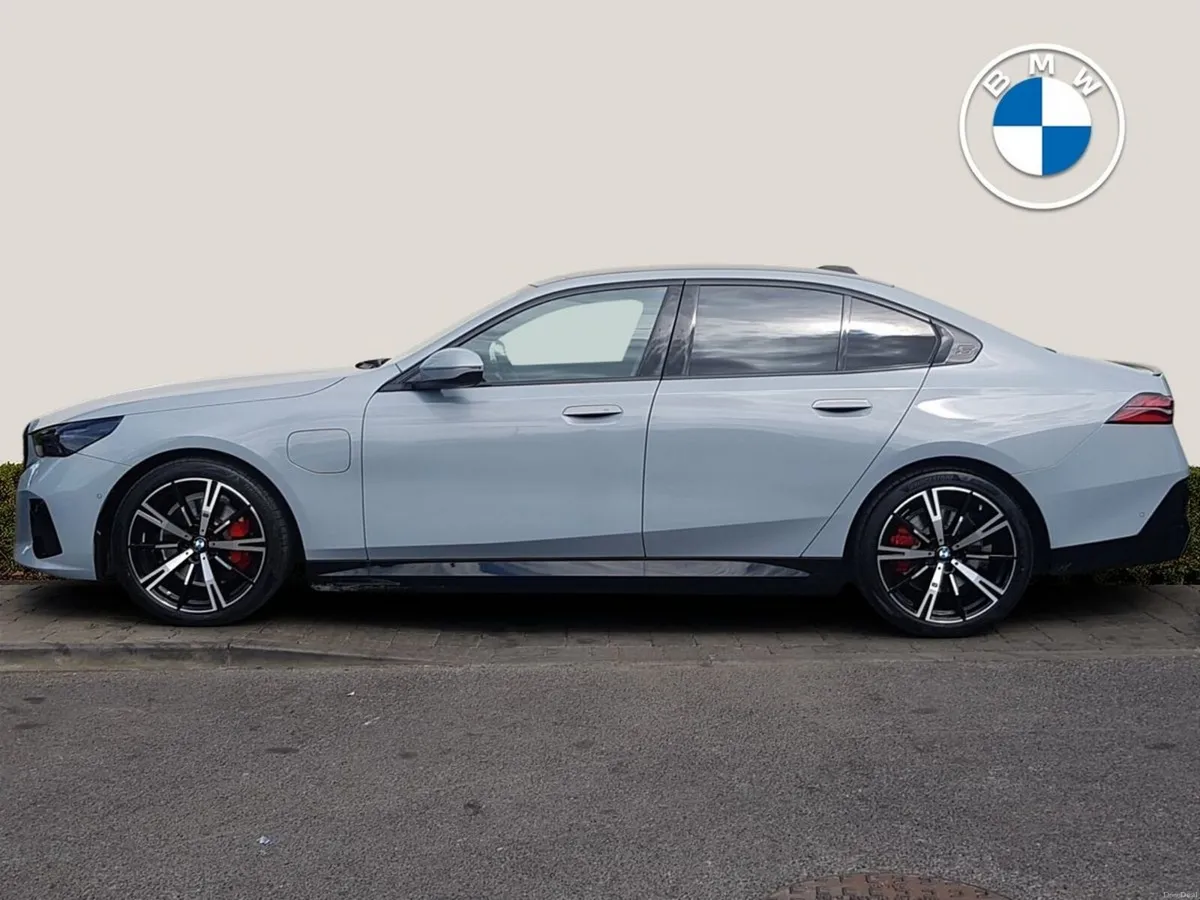 BMW 5-Series 530e M Sport Pro - Image 3