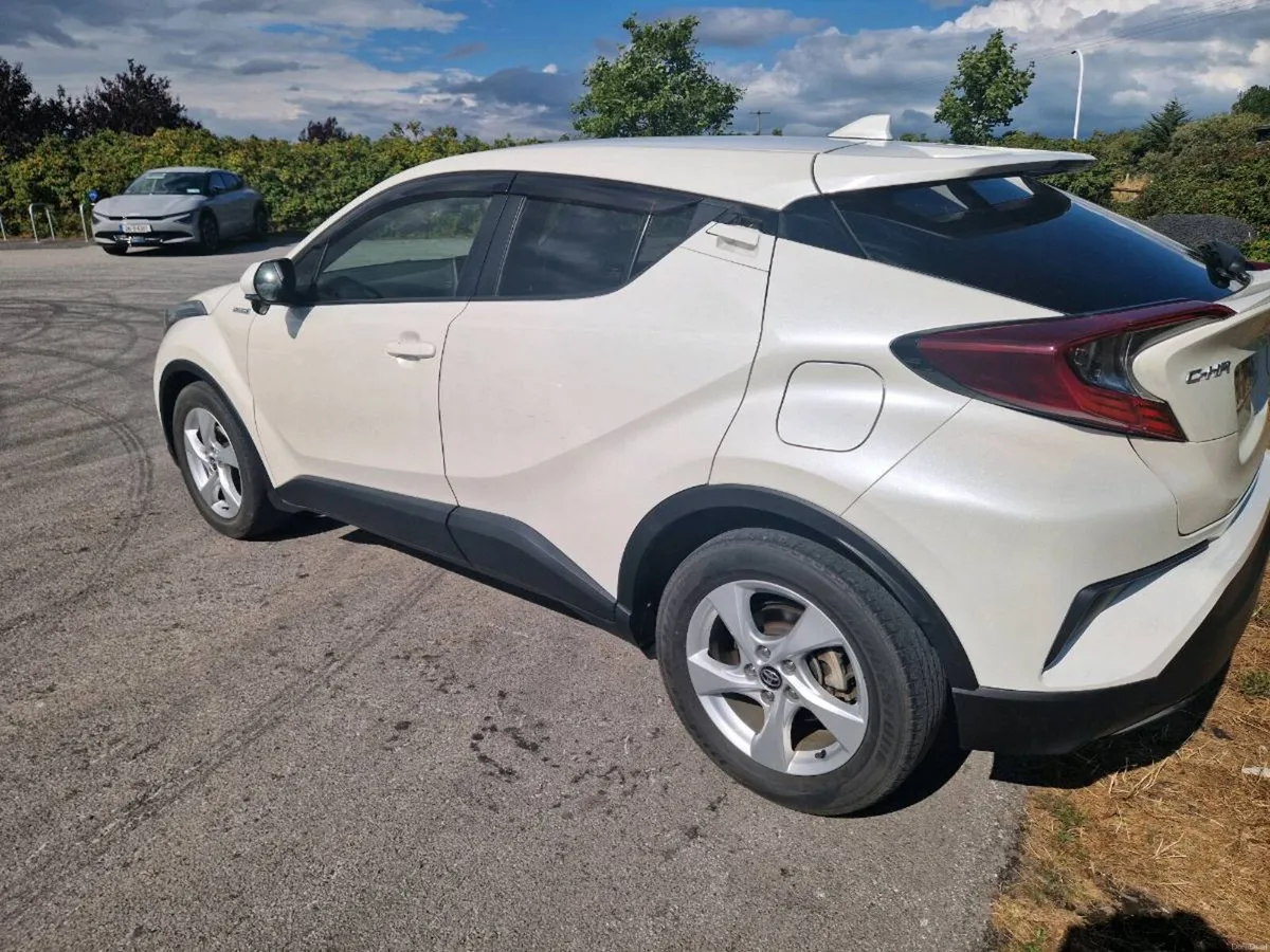 2019 Toyota C-HR 1,8 Petrol Hybrid - Image 6