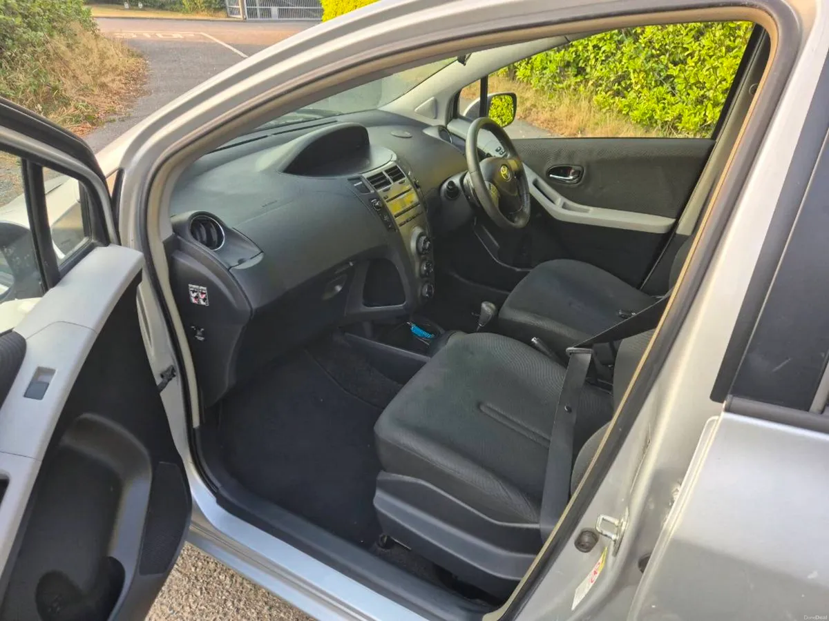 Toyota yaris automatic - Image 5