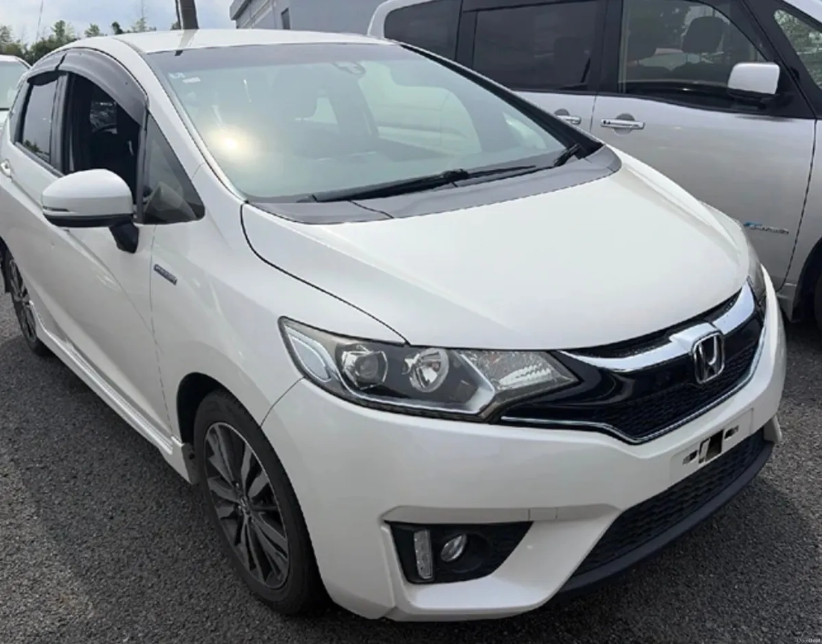 🔵 Honda Fit 1.5 Petrol/Hybrid Automatic Low Km - Image 6