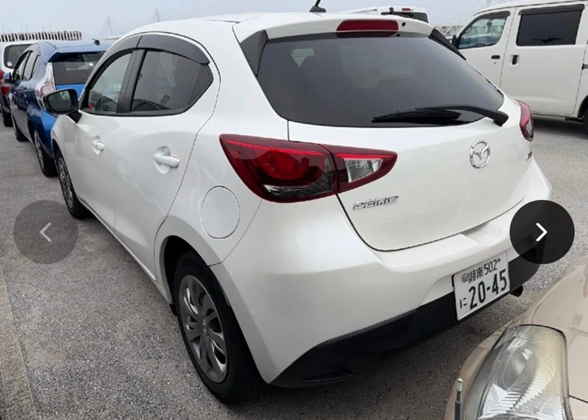🔵 Mazda Demio/2 1.3 Petrol Automatic Low Km - Image 2