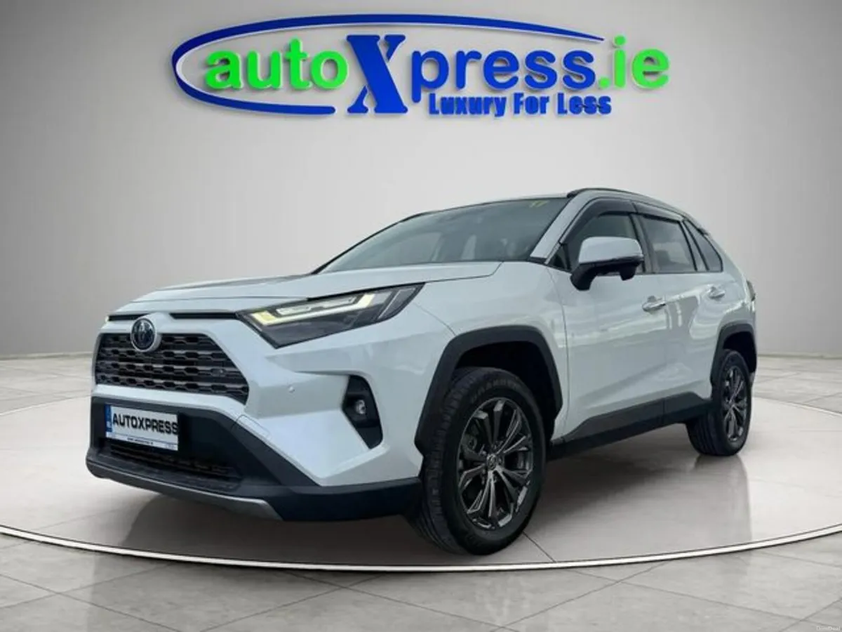 Toyota RAV4 **HIGH SPEC** 4WD HYBRID G, Reversing - Image 5