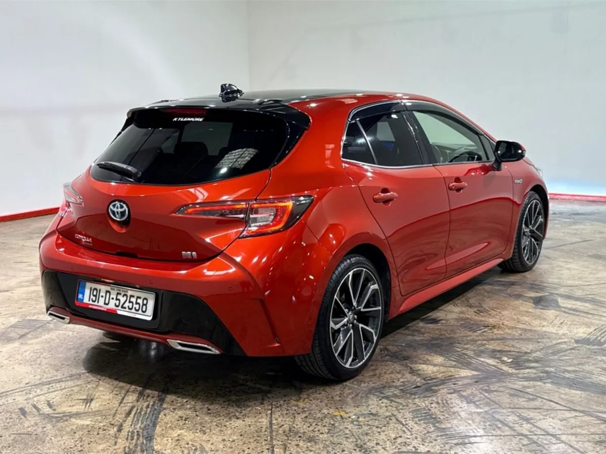 Toyota Corolla HYBRID 1.8 AUTOMATIC - Image 3