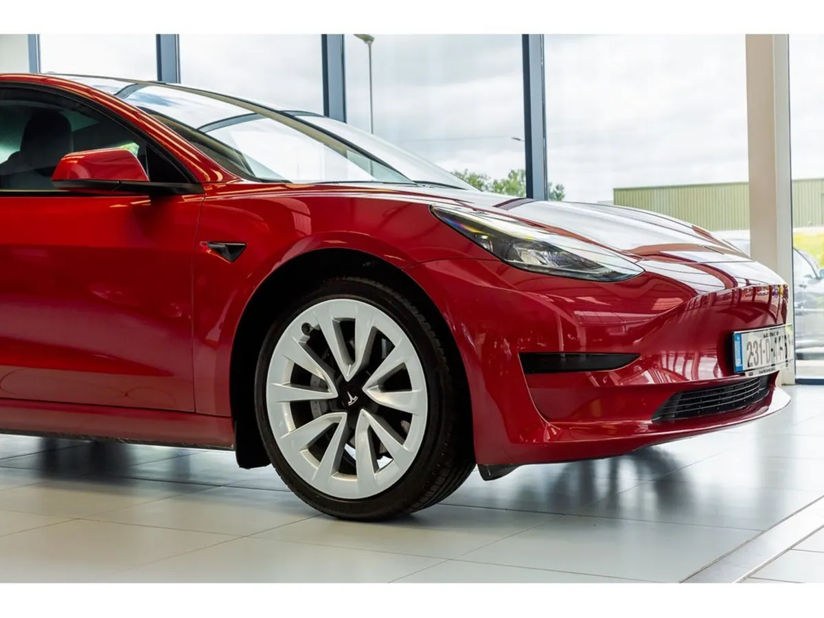 Tesla Model 3 RWD STANDARD RANGE - Image 4