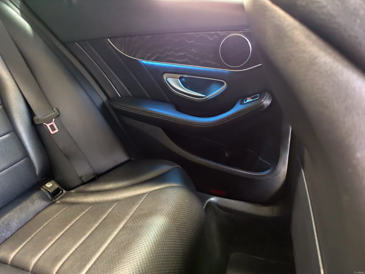 Mercedes-Benz C-Class 2017 Premium - Image 5