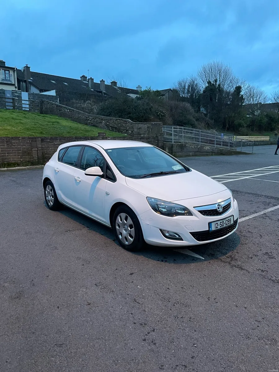2012 Vauxhall Astra 1.7 Diesel White - Image 3