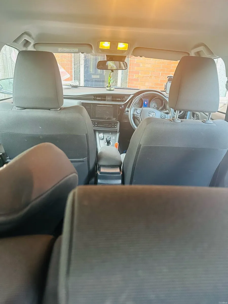 Toyota Auris Hybrid Irish car - Image 5