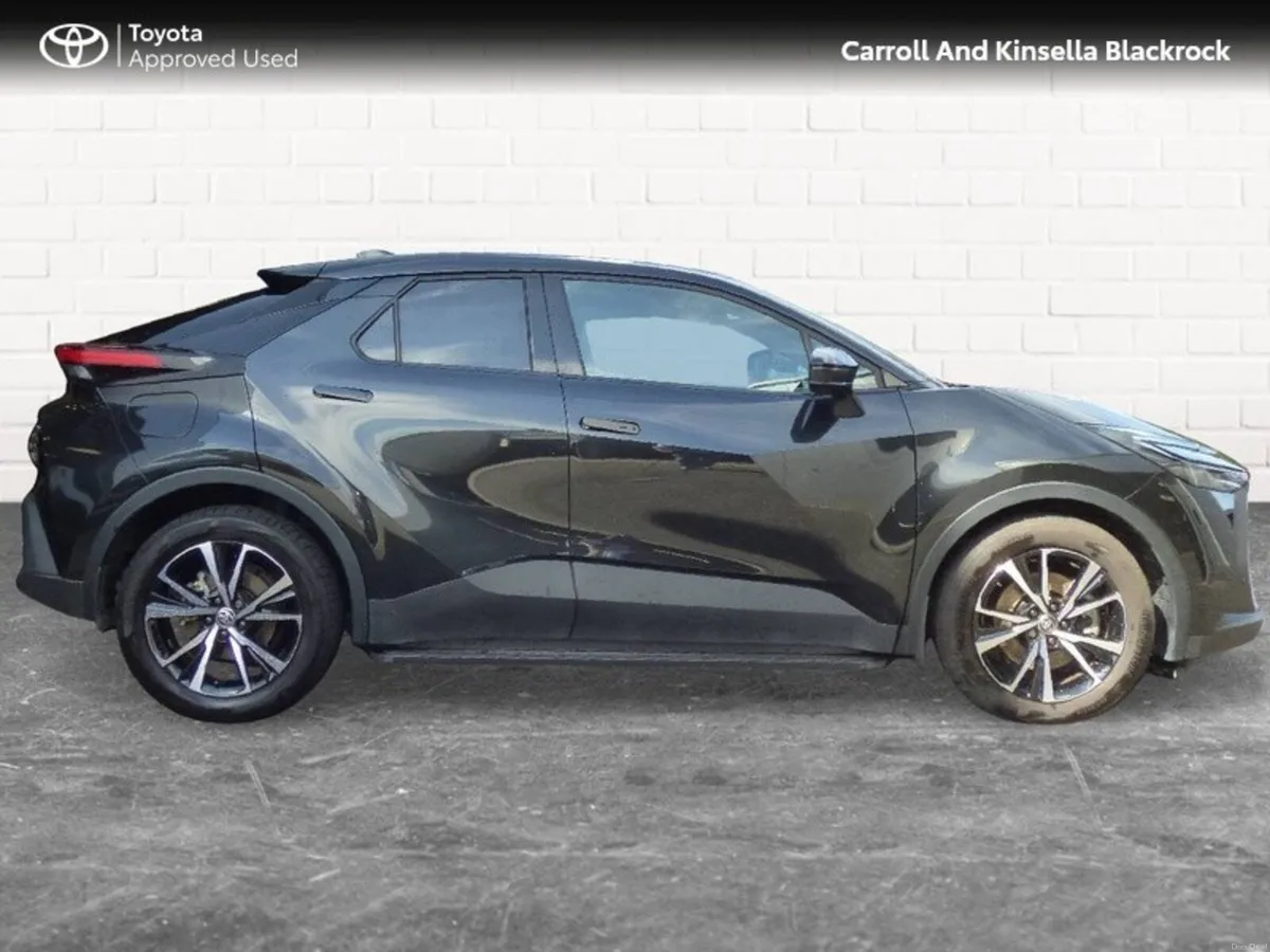 Toyota C-HR Phev Sport - Image 3