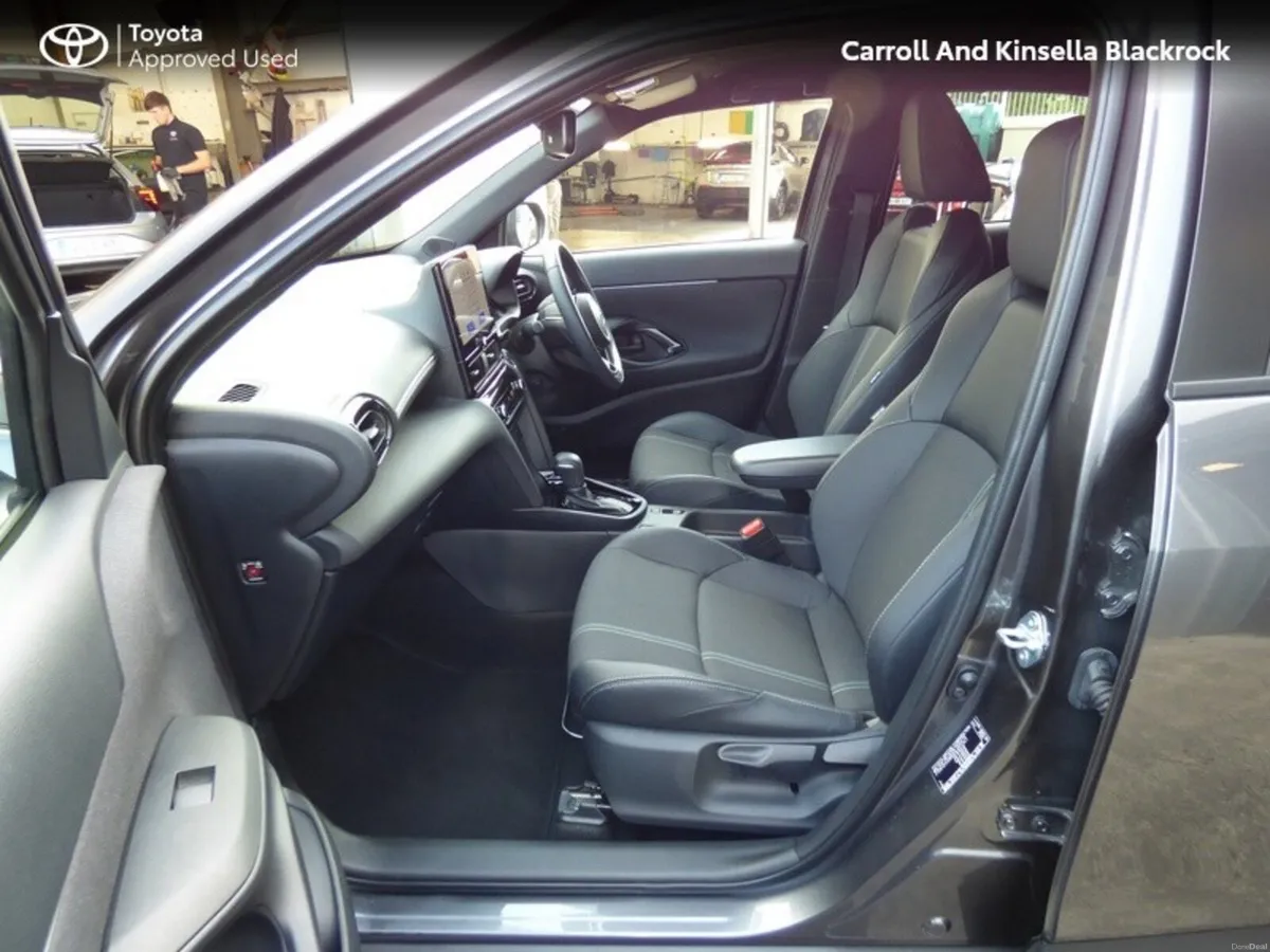 Toyota Yaris Cross Hybrid Sol - Image 6