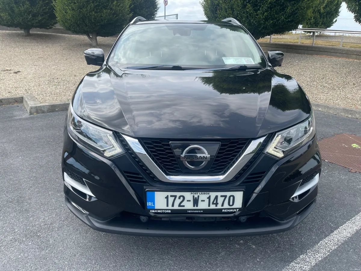 Nissan Qashqai high spec diesel manual - Image 2