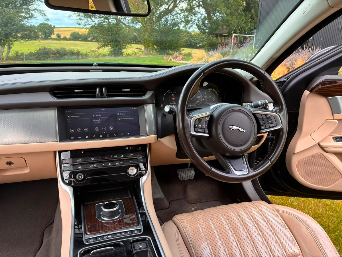 Jaguar xf sportsback - Image 6