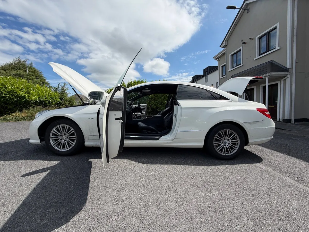 Mercedes-Benz E-Class 250 Coupe 2009 - Image 5