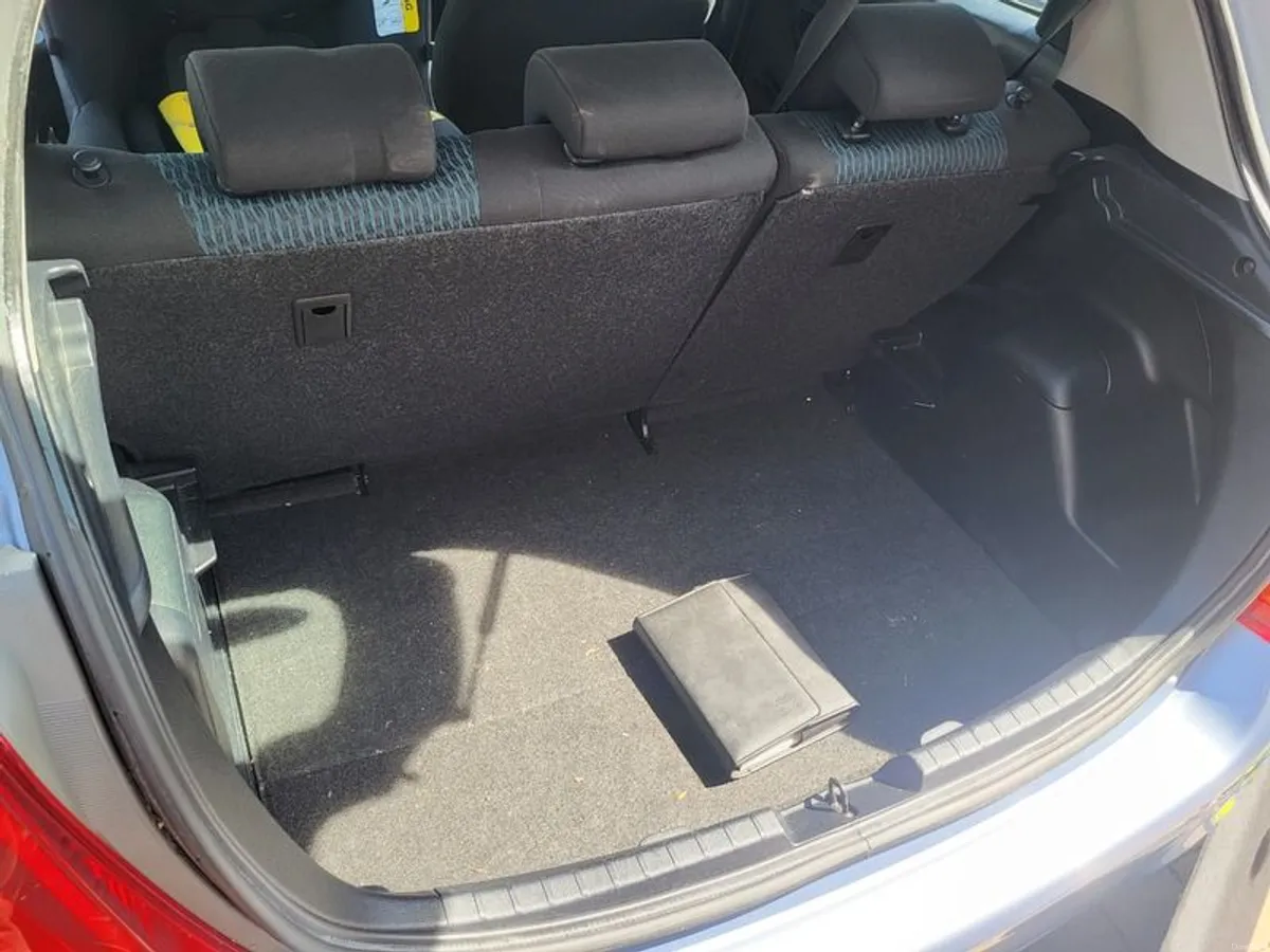 2012 Toyota Yaris Exceptionally Low KMs - Image 6